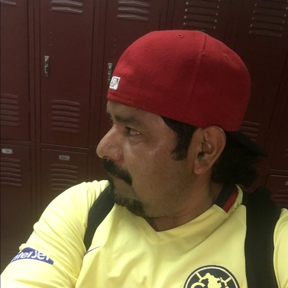 Meet your Posher, Rolando - Picture 1 of 1